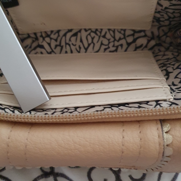 Max Studio Wallet. - Picture 3 of 4